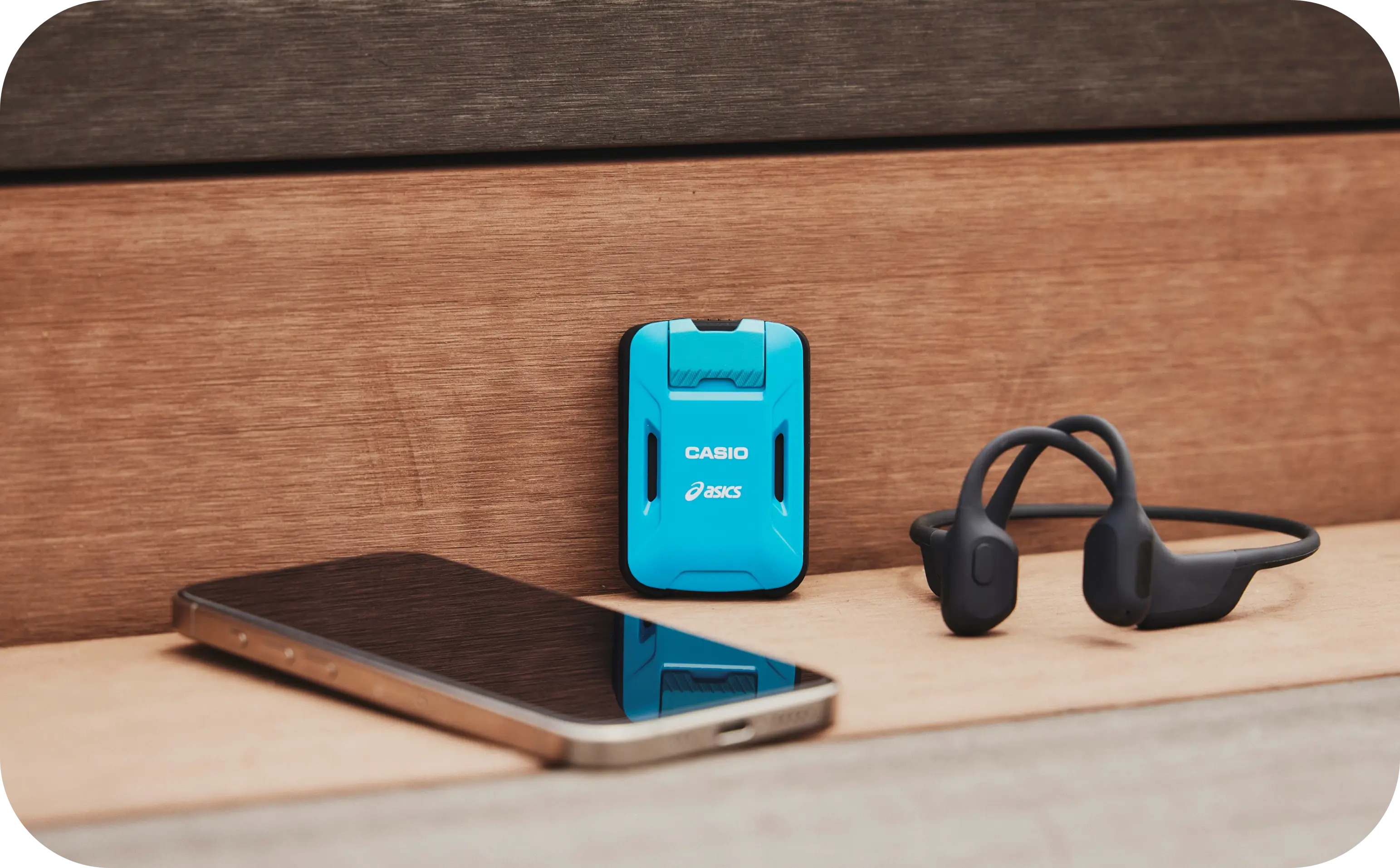 Runmetrixモーションセンサー、スマートフォン、イヤホンの画像